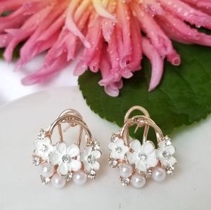NWT-White Flower Basket Pearls & Crystals Earrings